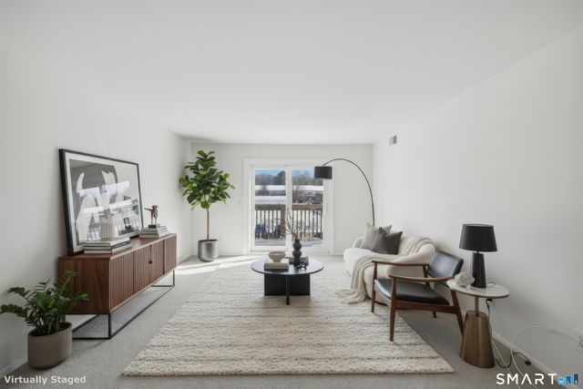 11 Bradley Circle A, Enfield, CT 06082