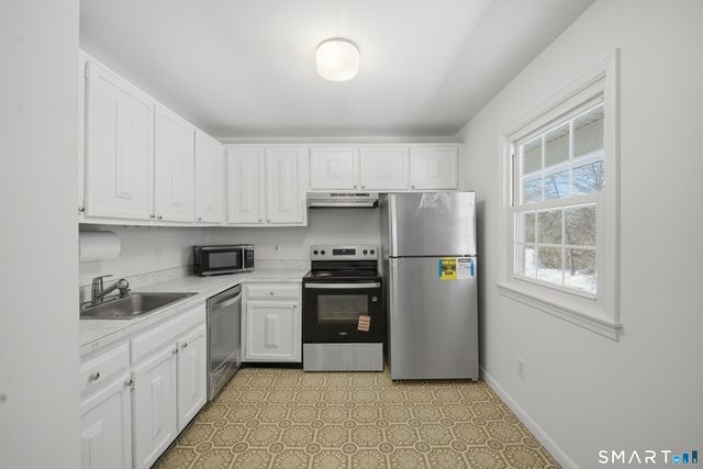 11 Bradley Circle A, Enfield, CT 06082