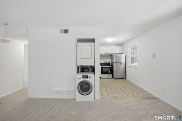 11 Bradley Circle A, Enfield, CT 06082