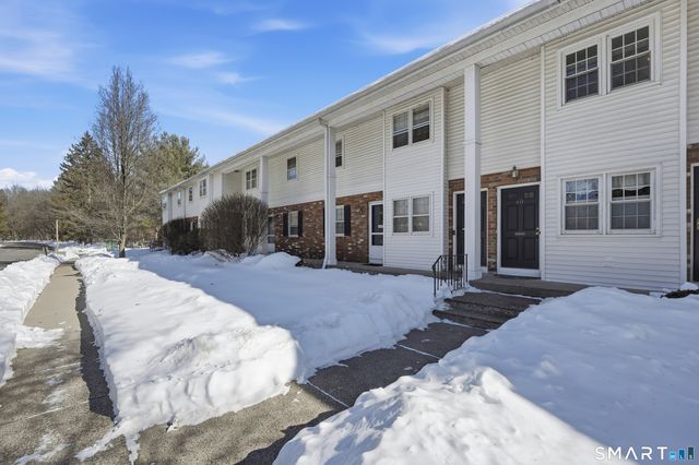 11 Bradley Circle A, Enfield, CT 06082
