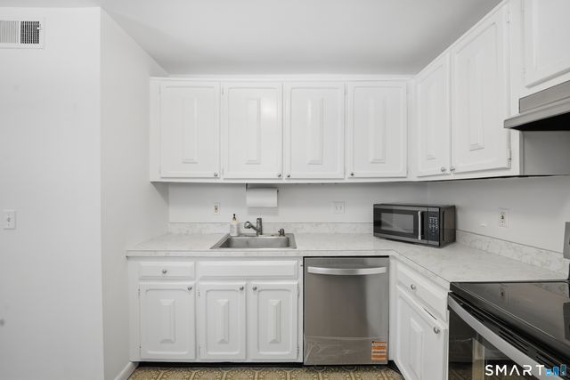 11 Bradley Circle A, Enfield, CT 06082