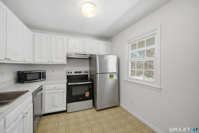 11 Bradley Circle A, Enfield, CT 06082