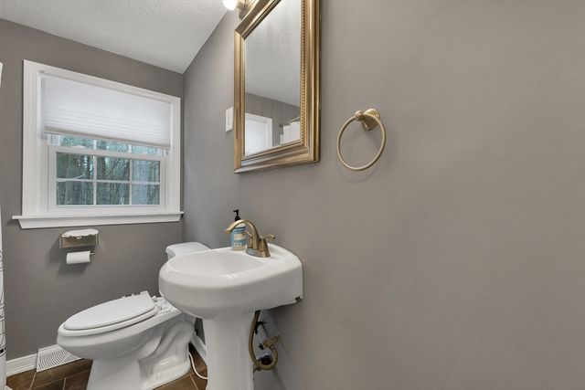 1 Mt Paul Road, Tyngsborough, MA 01879