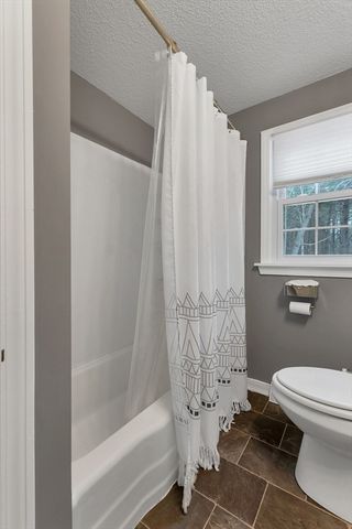 1 Mt Paul Road, Tyngsborough, MA 01879