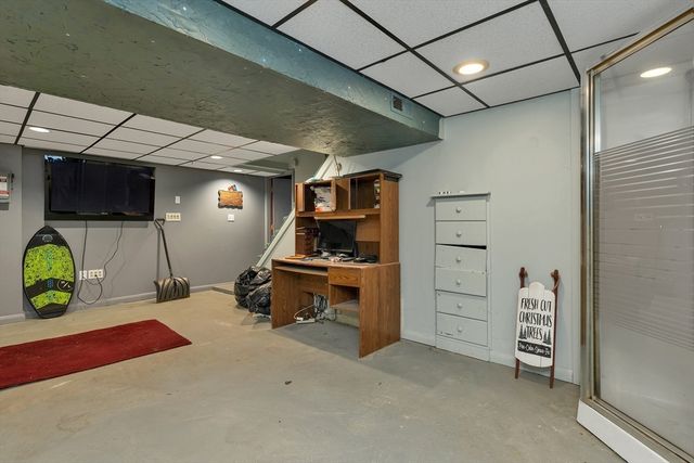 1 Mt Paul Road, Tyngsborough, MA 01879