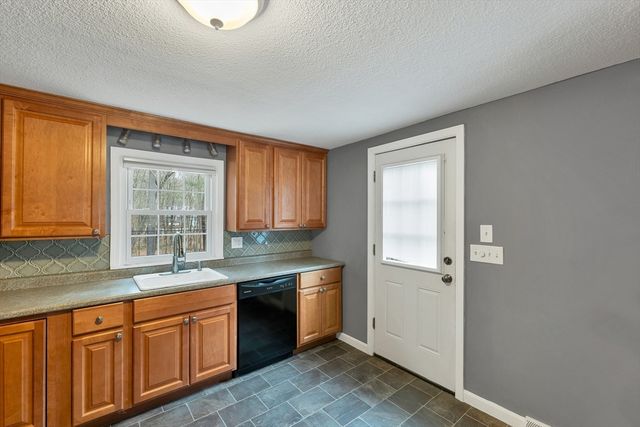 1 Mt Paul Road, Tyngsborough, MA 01879