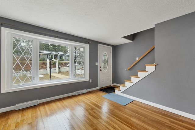 1 Mt Paul Road, Tyngsborough, MA 01879