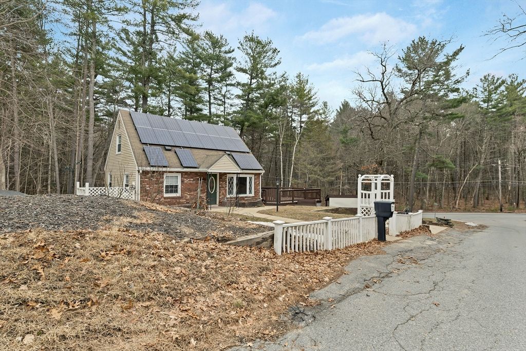 1 Mt Paul Road, Tyngsborough, MA 01879