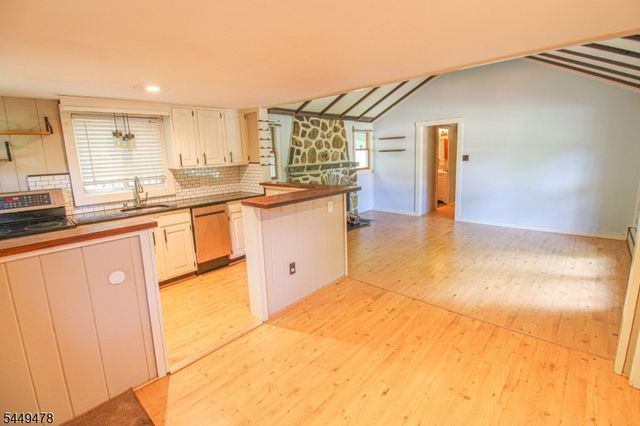 171 Glenside Trl, Byram Twp., NJ 07871