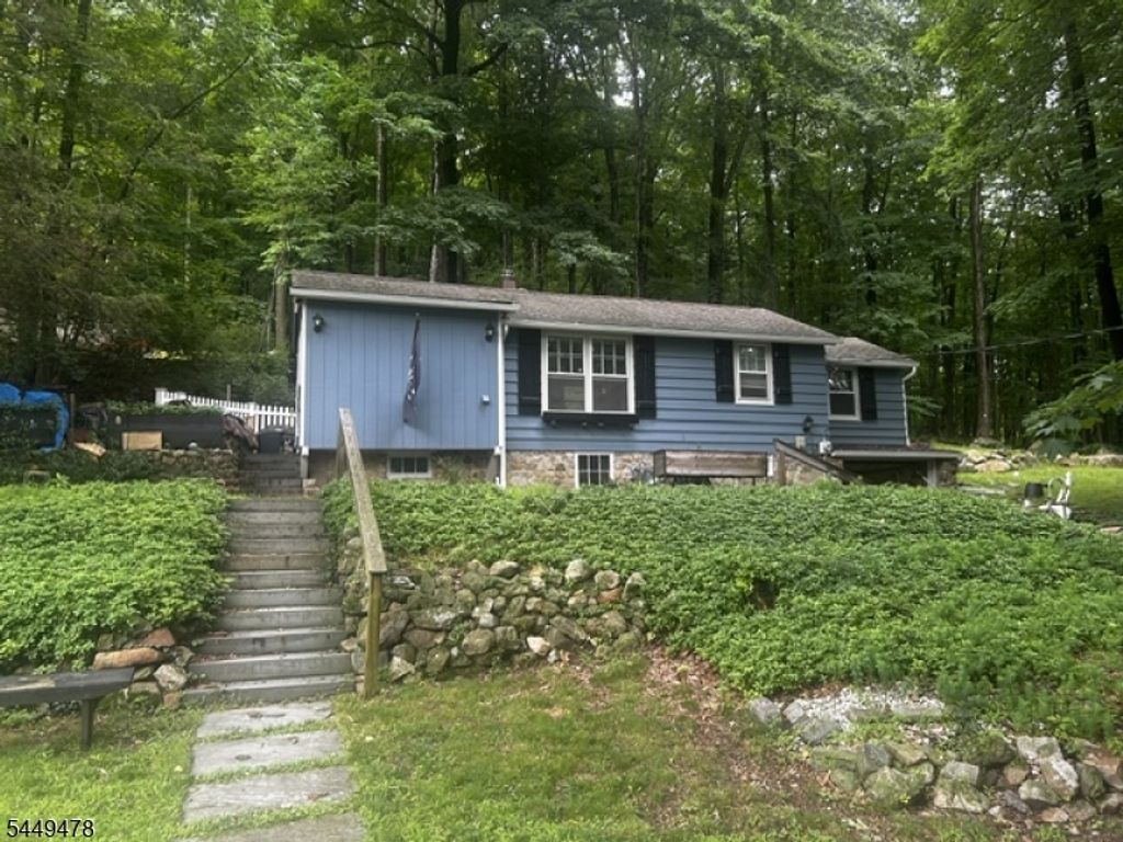 171 Glenside Trl, Byram Twp., NJ 07871