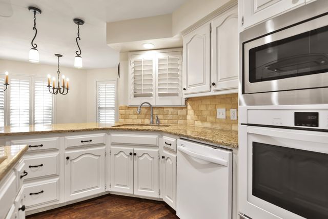 17 Comanche Lane, Ransom Canyon, TX 79366