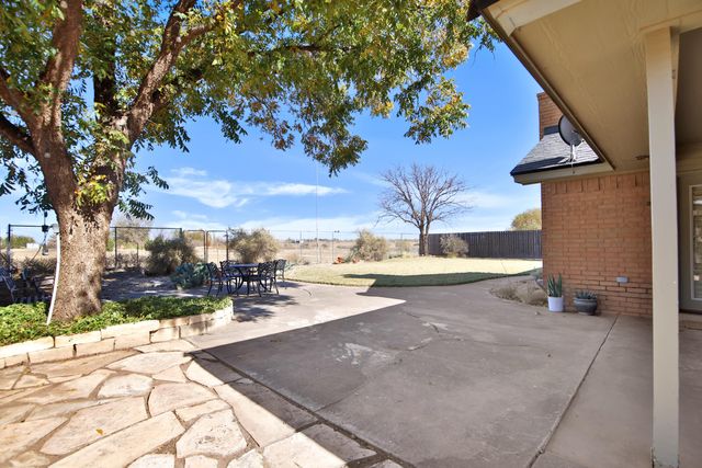 17 Comanche Lane, Ransom Canyon, TX 79366