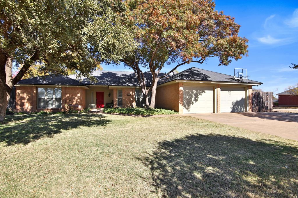 17 Comanche Lane, Ransom Canyon, TX 79366