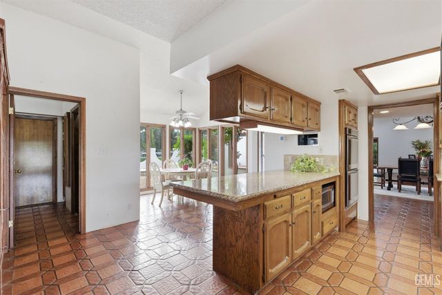 249 Moon Ranch Street, Bakersfield, CA 93314