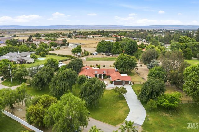 249 Moon Ranch Street, Bakersfield, CA 93314