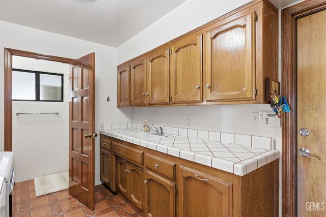249 Moon Ranch Street, Bakersfield, CA 93314