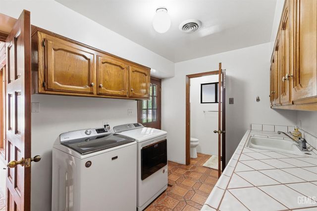 249 Moon Ranch Street, Bakersfield, CA 93314