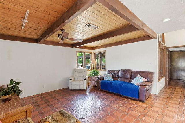 249 Moon Ranch Street, Bakersfield, CA 93314