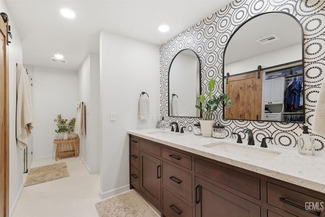 249 Moon Ranch Street, Bakersfield, CA 93314