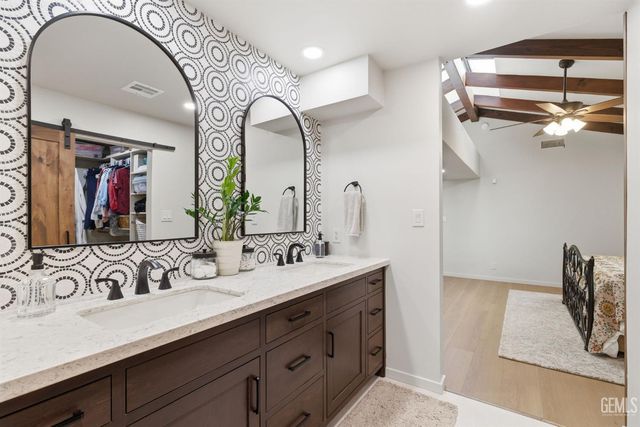 249 Moon Ranch Street, Bakersfield, CA 93314