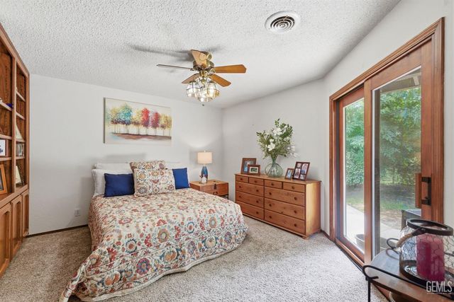 249 Moon Ranch Street, Bakersfield, CA 93314