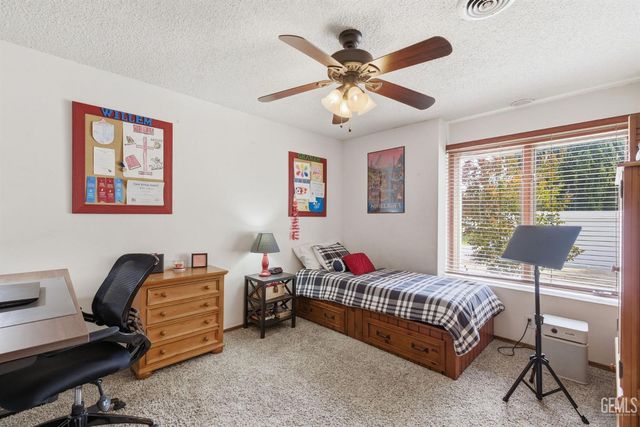 249 Moon Ranch Street, Bakersfield, CA 93314