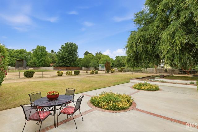 249 Moon Ranch Street, Bakersfield, CA 93314