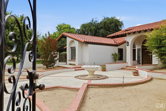 249 Moon Ranch Street, Bakersfield, CA 93314