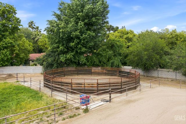 249 Moon Ranch Street, Bakersfield, CA 93314