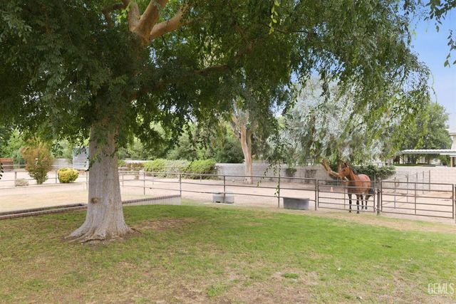 249 Moon Ranch Street, Bakersfield, CA 93314