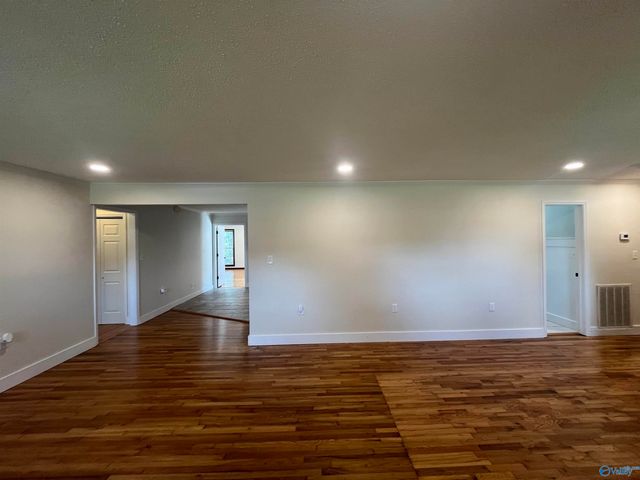 1800 Smith Street SW, Hartselle, AL 35640