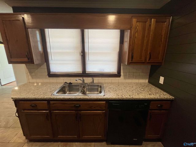 1800 Smith Street SW, Hartselle, AL 35640