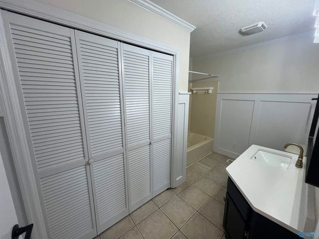 1800 Smith Street SW, Hartselle, AL 35640