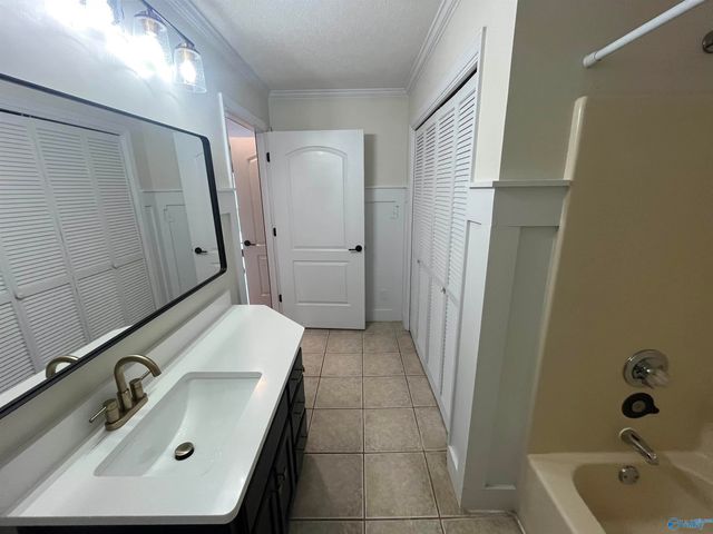 1800 Smith Street SW, Hartselle, AL 35640
