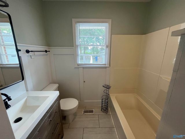 1800 Smith Street SW, Hartselle, AL 35640