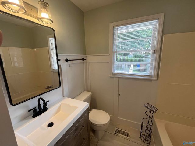 1800 Smith Street SW, Hartselle, AL 35640