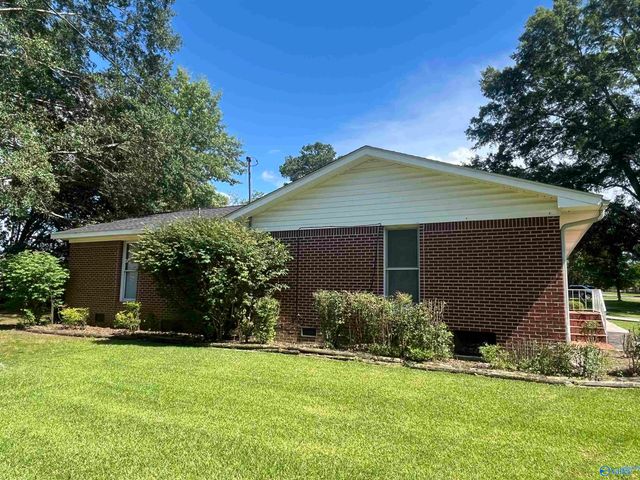 1800 Smith Street SW, Hartselle, AL 35640