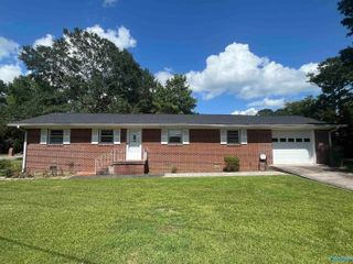 1800 Smith Street SW, Hartselle, AL 35640