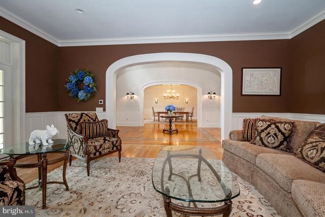 2048 BUTTONWOOD RD, Berwyn, PA 19312
