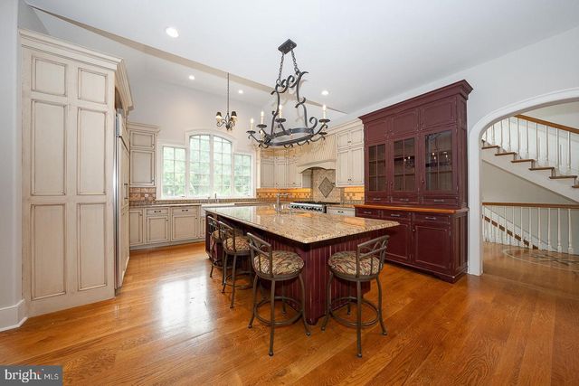 2048 BUTTONWOOD RD, Berwyn, PA 19312