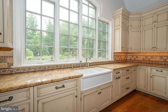 2048 BUTTONWOOD RD, Berwyn, PA 19312