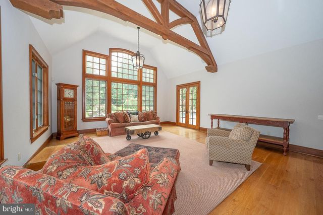 2048 BUTTONWOOD RD, Berwyn, PA 19312