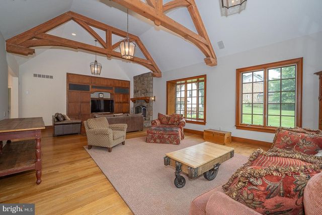 2048 BUTTONWOOD RD, Berwyn, PA 19312