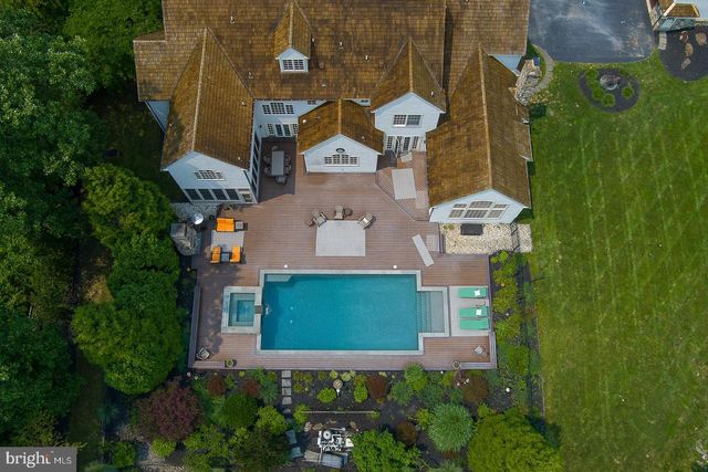 2048 BUTTONWOOD RD, Berwyn, PA 19312