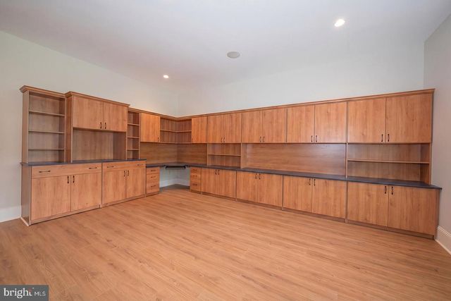 2048 BUTTONWOOD RD, Berwyn, PA 19312