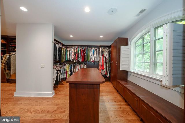 2048 BUTTONWOOD RD, Berwyn, PA 19312