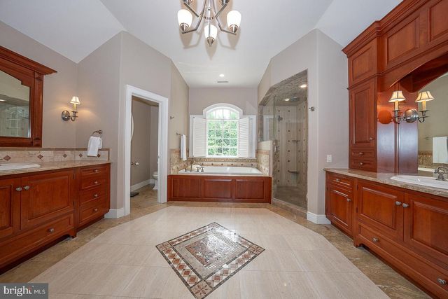 2048 BUTTONWOOD RD, Berwyn, PA 19312