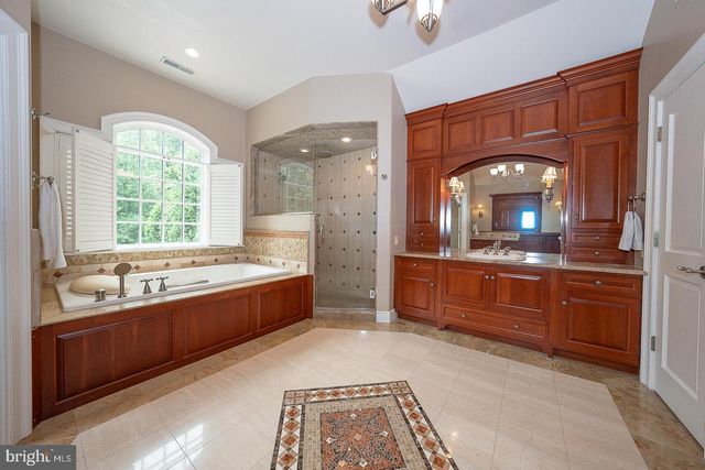 2048 BUTTONWOOD RD, Berwyn, PA 19312