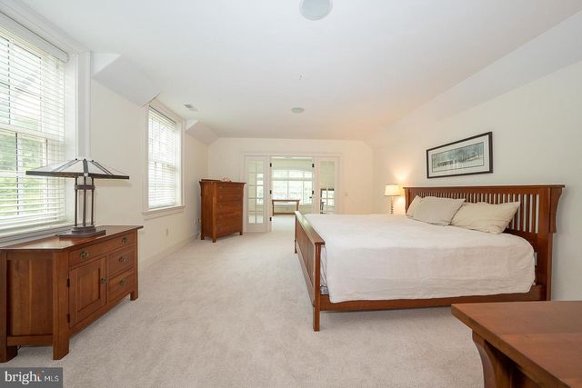 2048 BUTTONWOOD RD, Berwyn, PA 19312