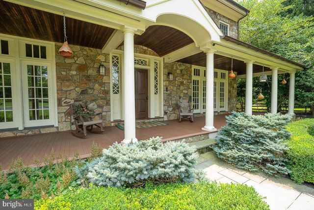 2048 BUTTONWOOD RD, Berwyn, PA 19312